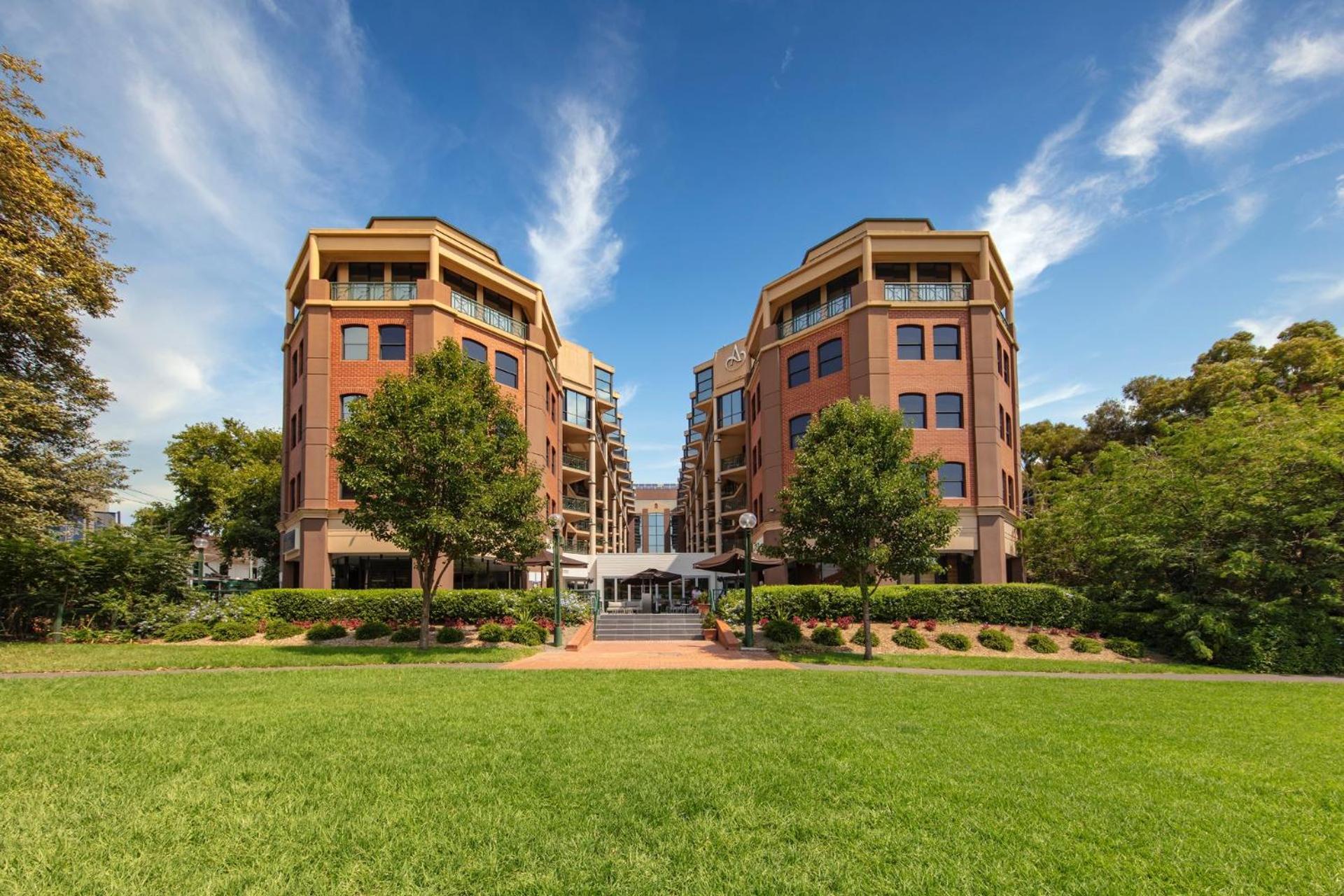 Amora Hotel Riverwalk Melbourne Exterior photo